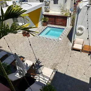 la-mona-loiza-00911.sanjuanpuertorico-hotels.com/